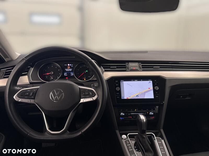 Volkswagen Passat - 13
