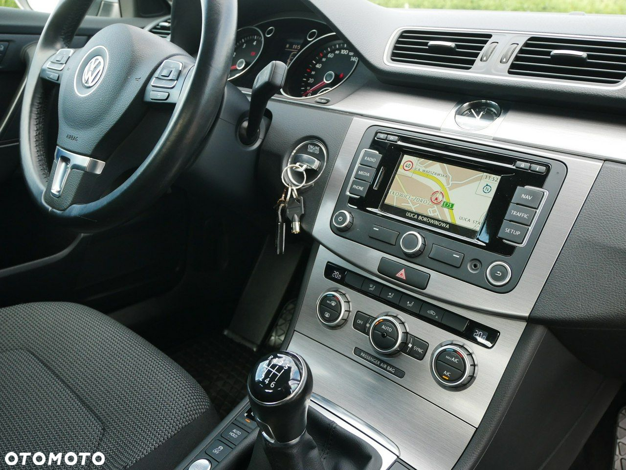 Volkswagen Passat 1.4 TSI BMT Comfortline - 24
