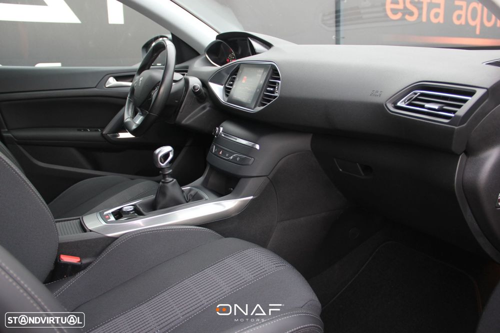 Peugeot 308 130 e-THP Stop & Start Allure - 19