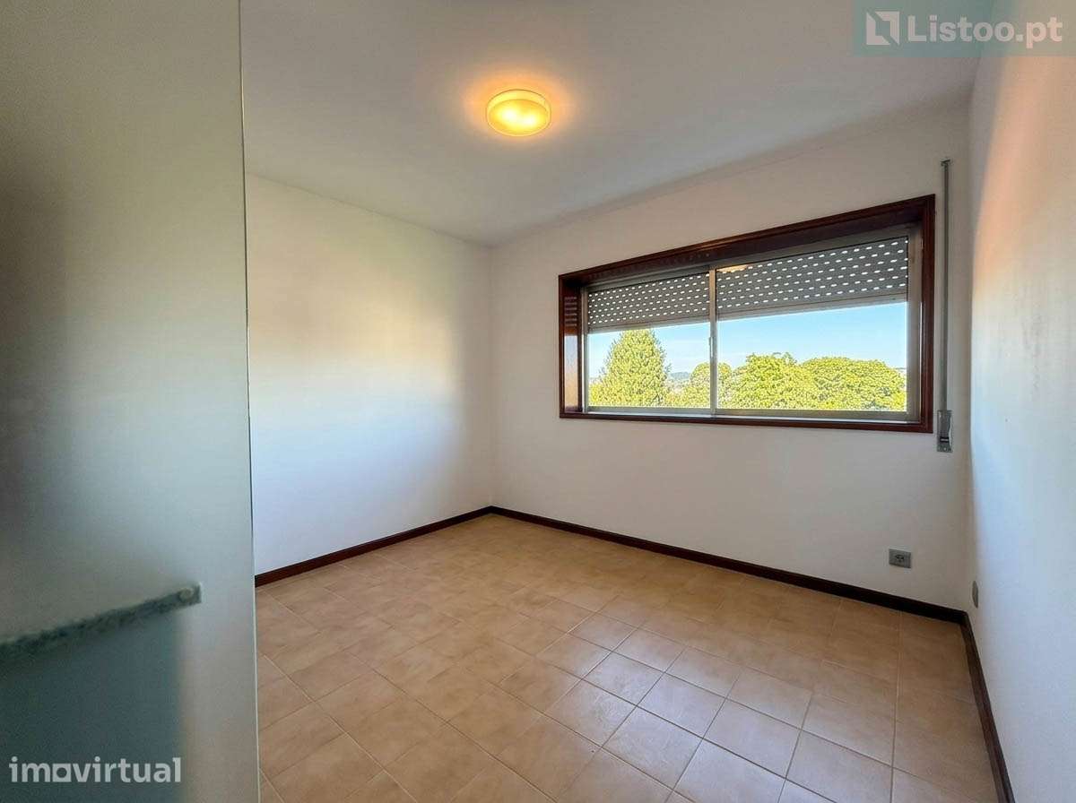 Apartamento T1+1 c/ Lugar de Estacionamento e Arrecadação - Grande imagem: 4/16