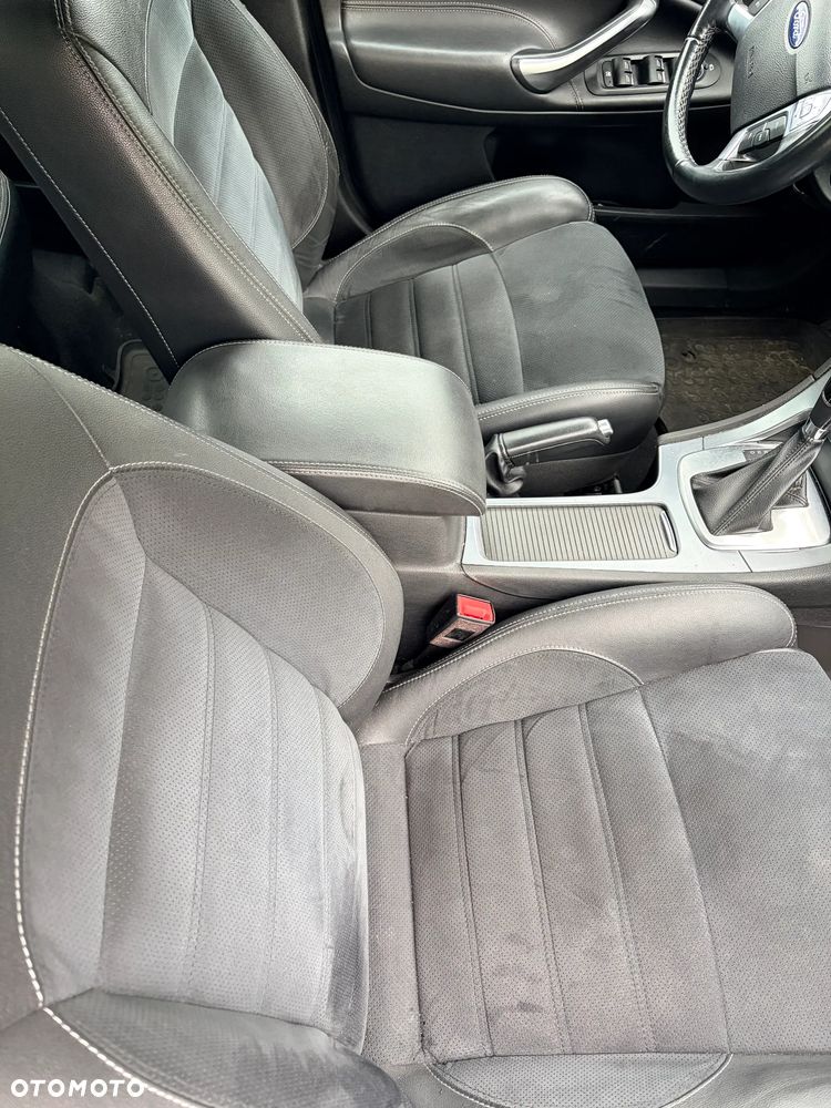 Ford Mondeo 2.0 EcoBoost Titanium - 9