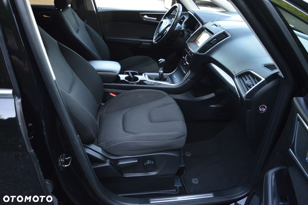 Ford S-Max - 32