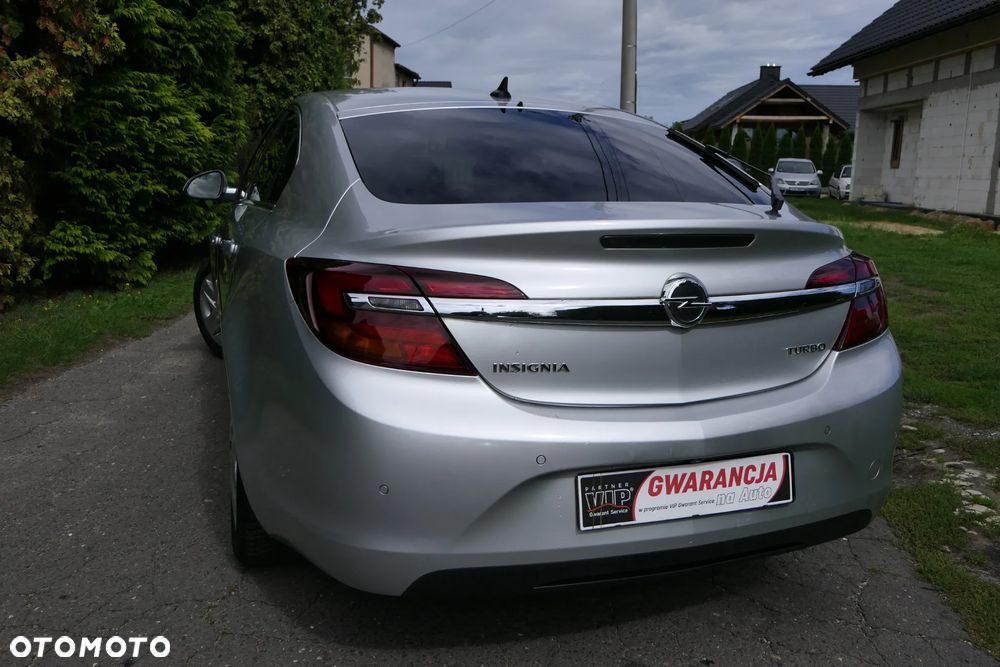 Opel Insignia 1.6 T Cosmo S&S - 10