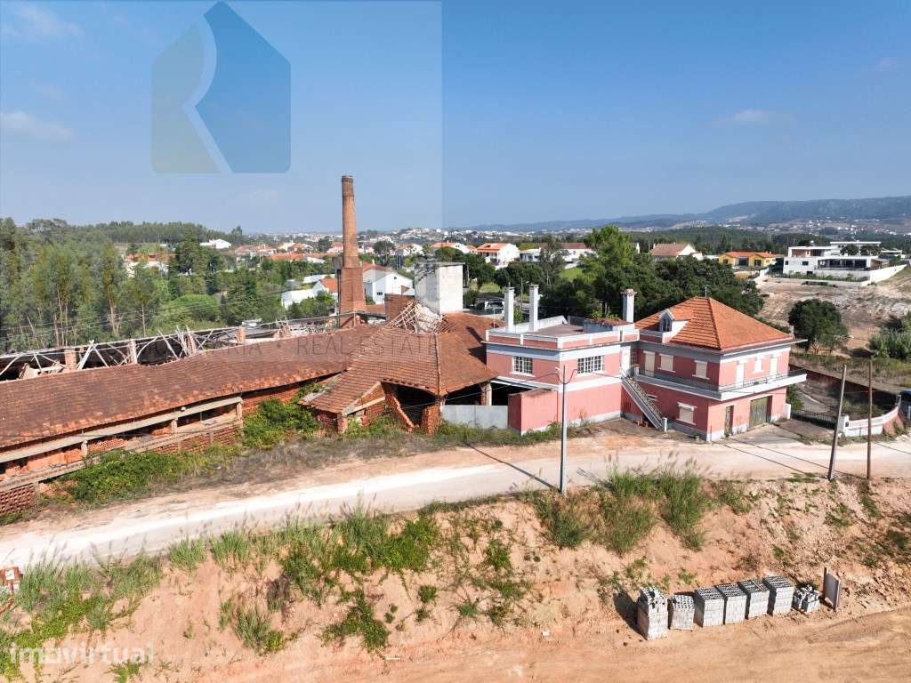 Terreno plano para a construção de 10 moradias, a 11km da A8 e vist... - Grande imagem: 4/5