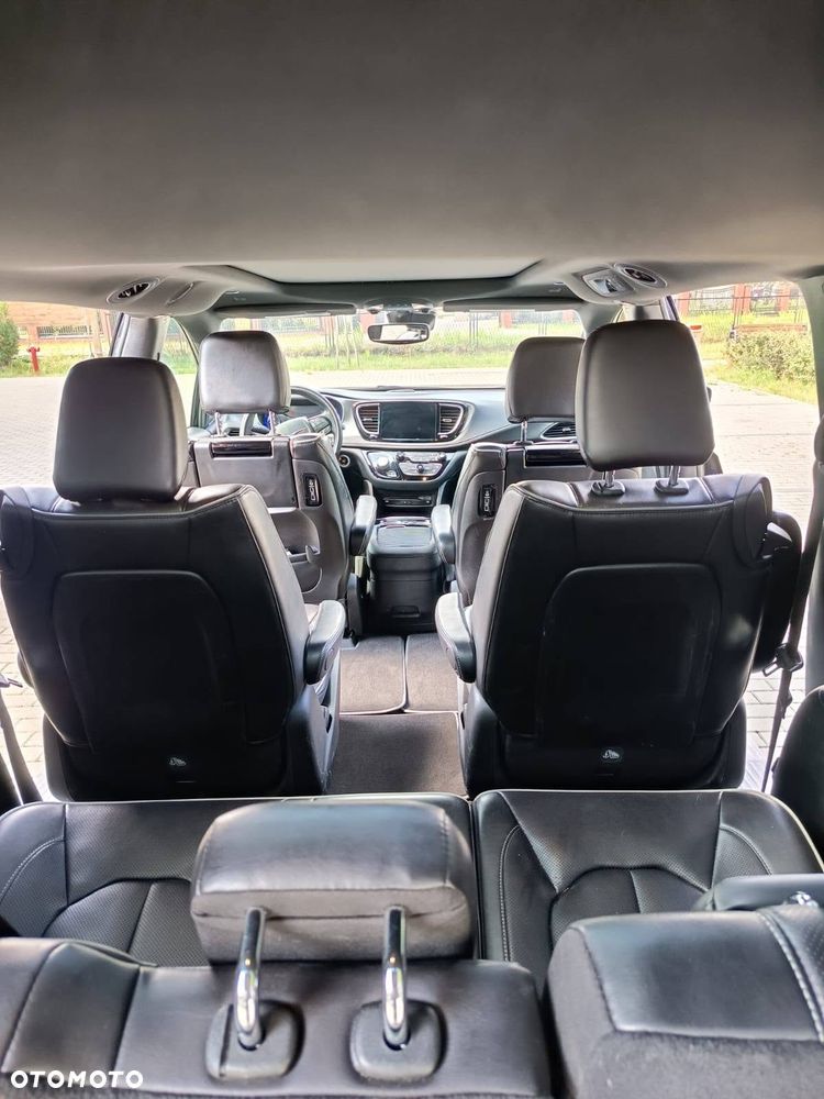 Chrysler Pacifica - 10