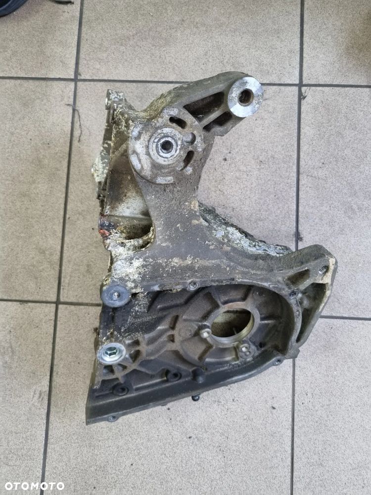 ŁAPA WSPORNIK POMPY WTRYSKOWEJ OPEL COMBO D  FIAT DOBLO III  11-19r. 1.6 CDTI - 2