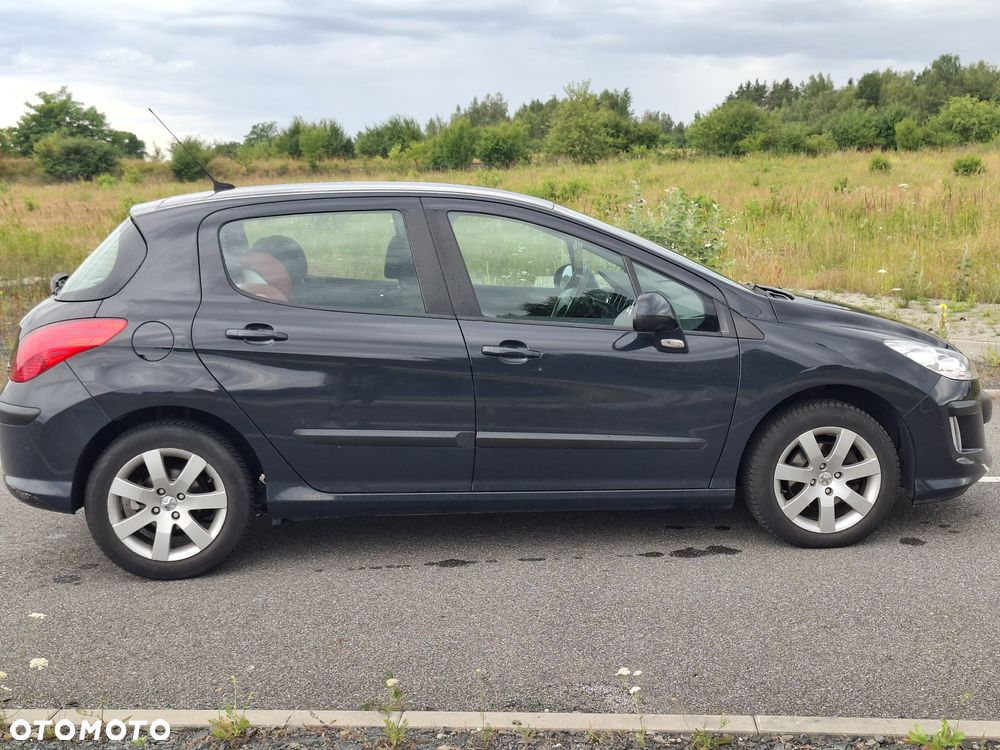 Peugeot 308 - 8
