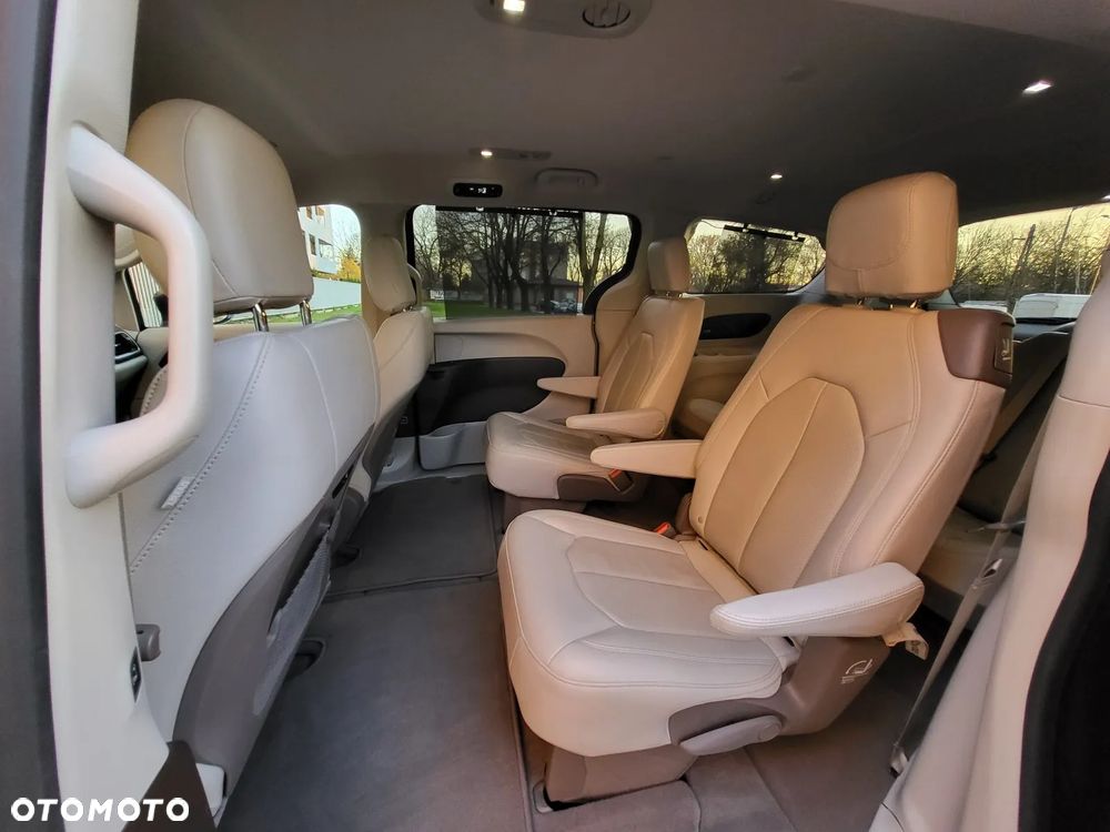 Chrysler Pacifica - 22