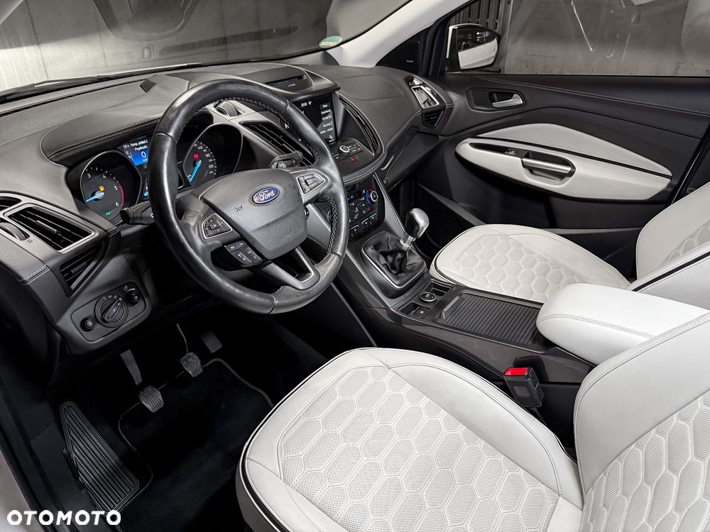 Ford Kuga 2.0 TDCi 4x4 Vignale - 26