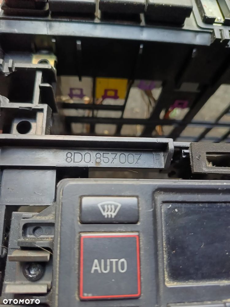 RAMKA STELAŻ KOSZ RADIA KONSOLI AUDI A4 B5 99r - 2