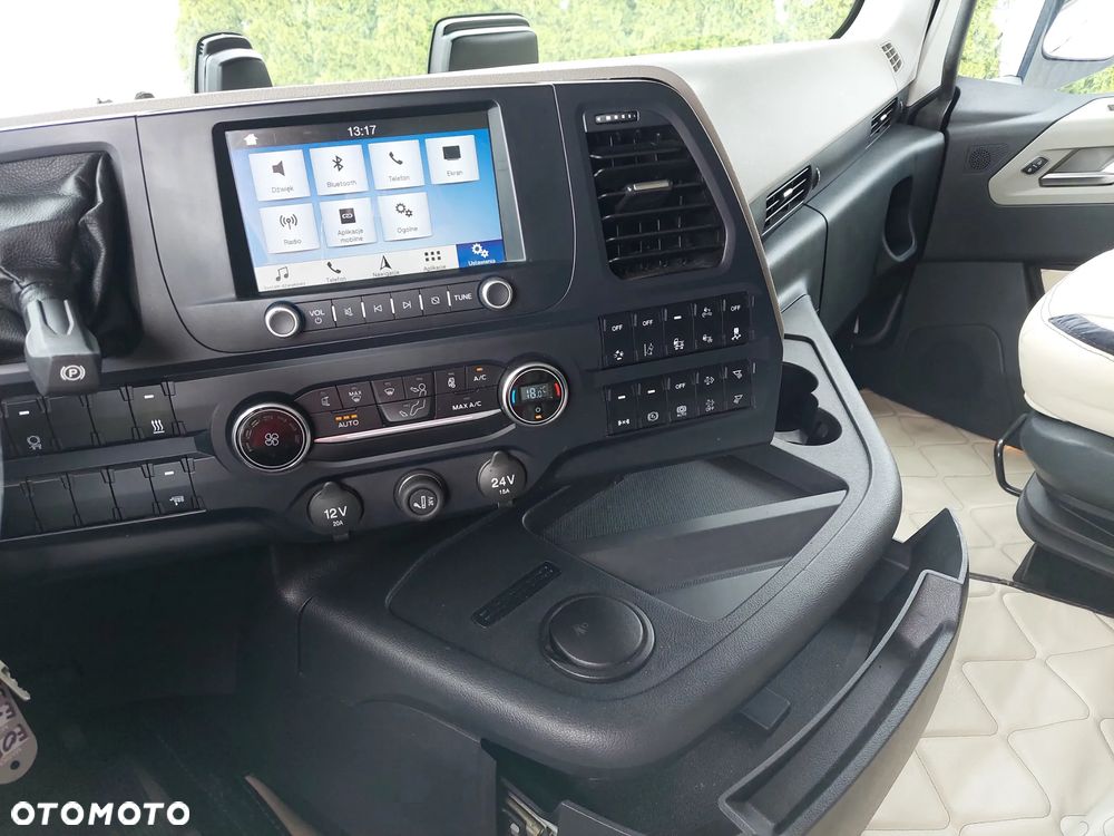 Ford F-MAX - 25