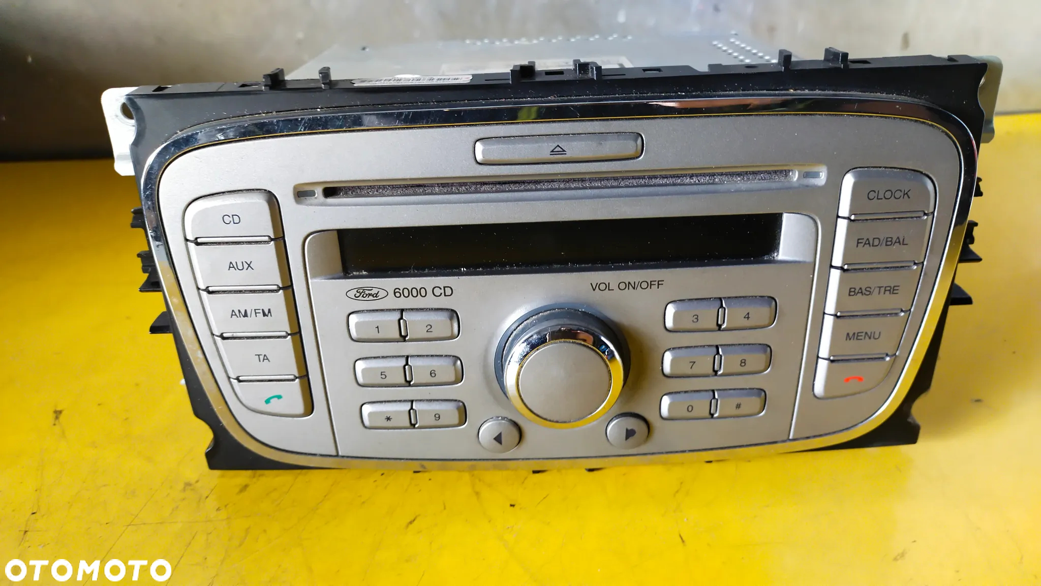 8M5T18C815AA RADIO FORD - 2