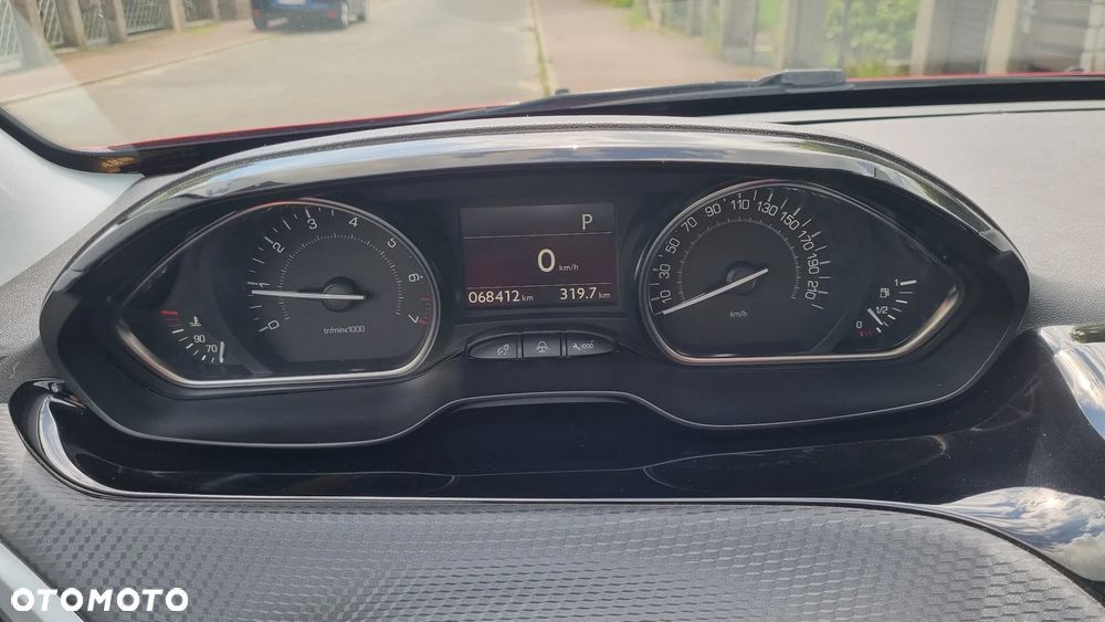 Peugeot 2008 1.2 Pure Tech GPF Allure S&S EAT6 - 16