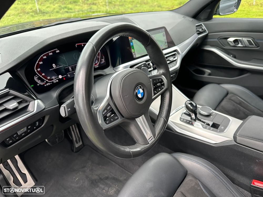 BMW 330 i Pack M Auto - 8