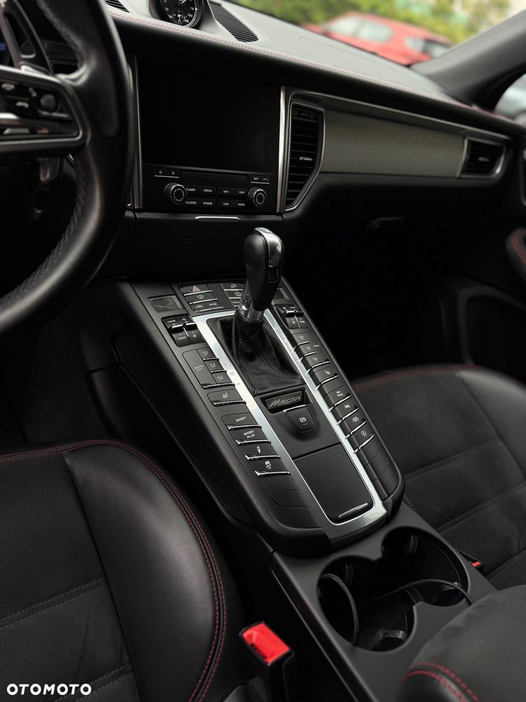 Porsche Macan GTS PDK - 23