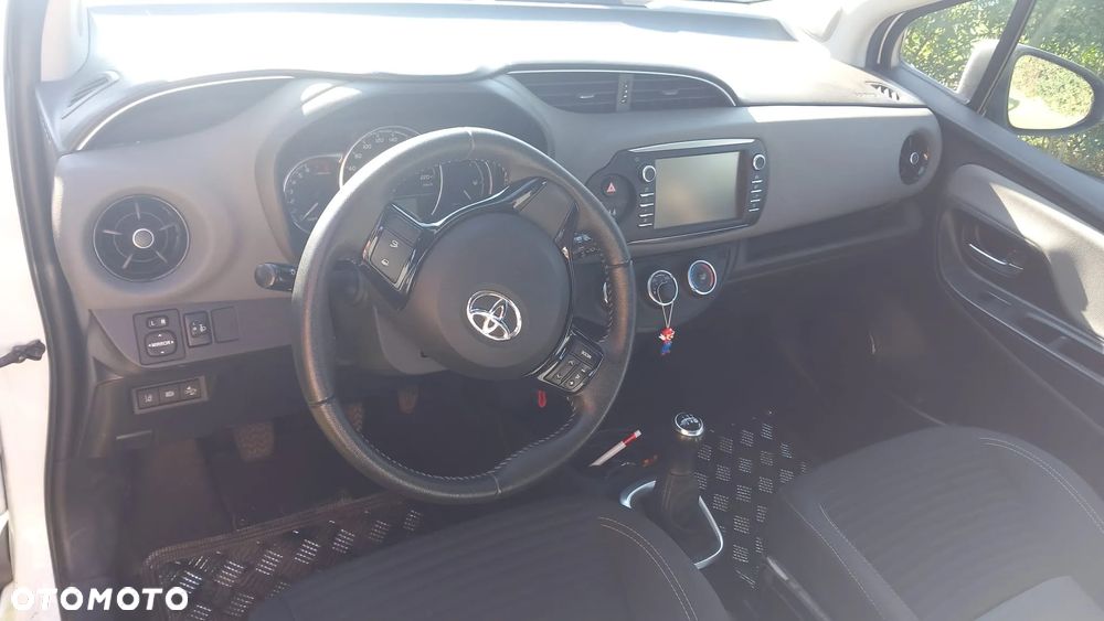 Toyota Yaris - 7