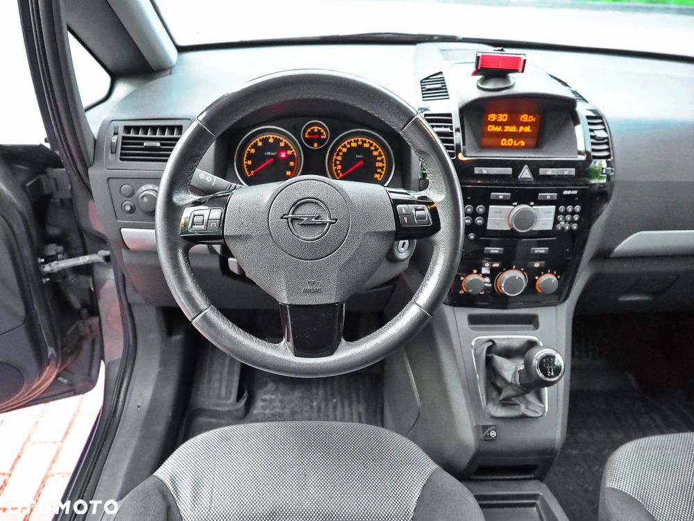 Opel Zafira 1.8 Family - 13
