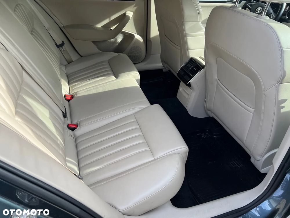 Skoda Superb 2.0 TDI DSG Premium Edition - 14