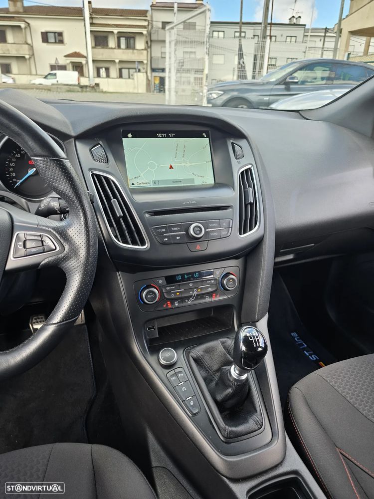 Ford Focus SW 1.0 EcoBoost S&S ST-LINE - 15