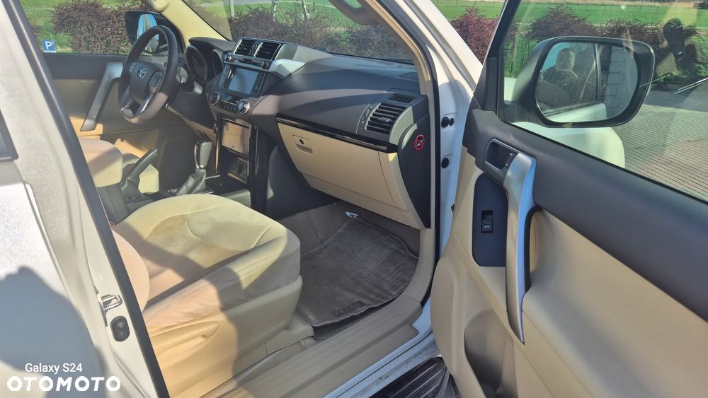 Toyota Land Cruiser - 5