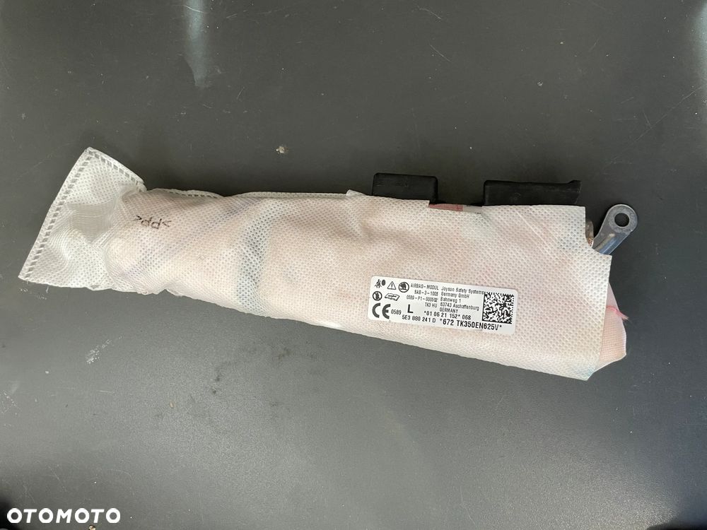 OCTAVIA IV poduszka fotela ORYGINAŁ DEMONTAŻ 5e3880241d - 1