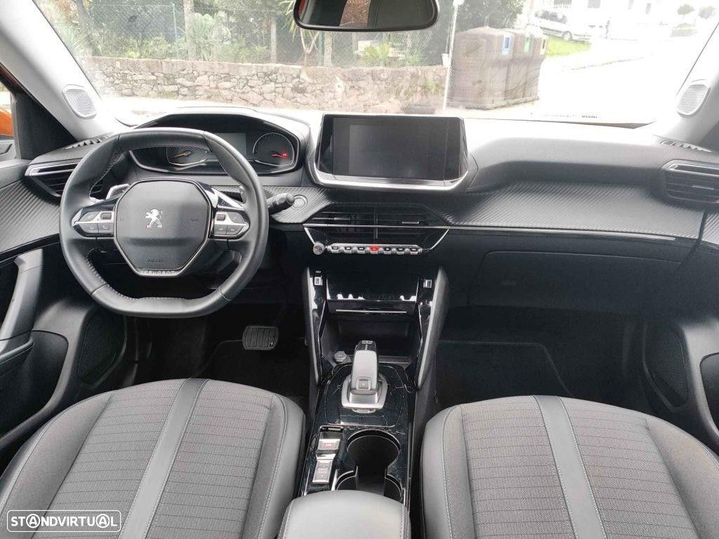 Peugeot 2008 1.2 PureTech Allure EAT8 - 5