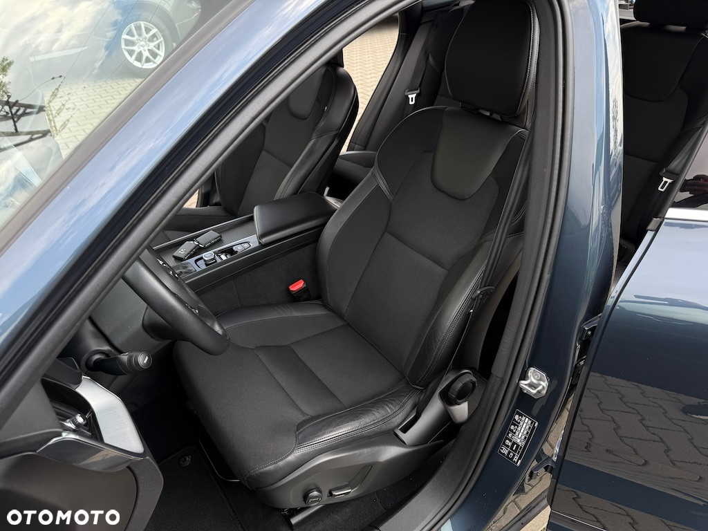 Volvo XC 60 D4 Geartronic Momentum Pro - 8