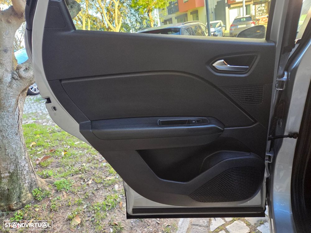 Renault Captur 1.6 E-Tech Full Hybrid Evolution - 18