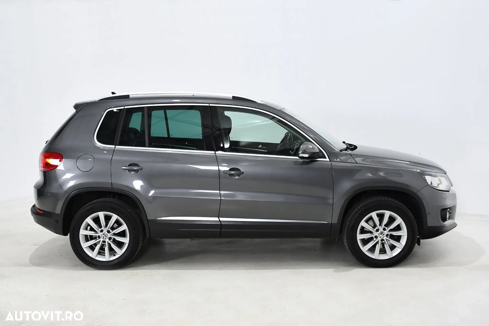 Volkswagen Tiguan 2.0 TDI DPF 4Motion BlueMotion Technology Lounge Sport & Style - 3