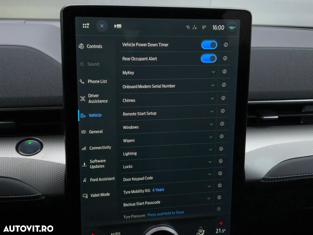 Ford Mustang Mach-E PREMIUM - 17