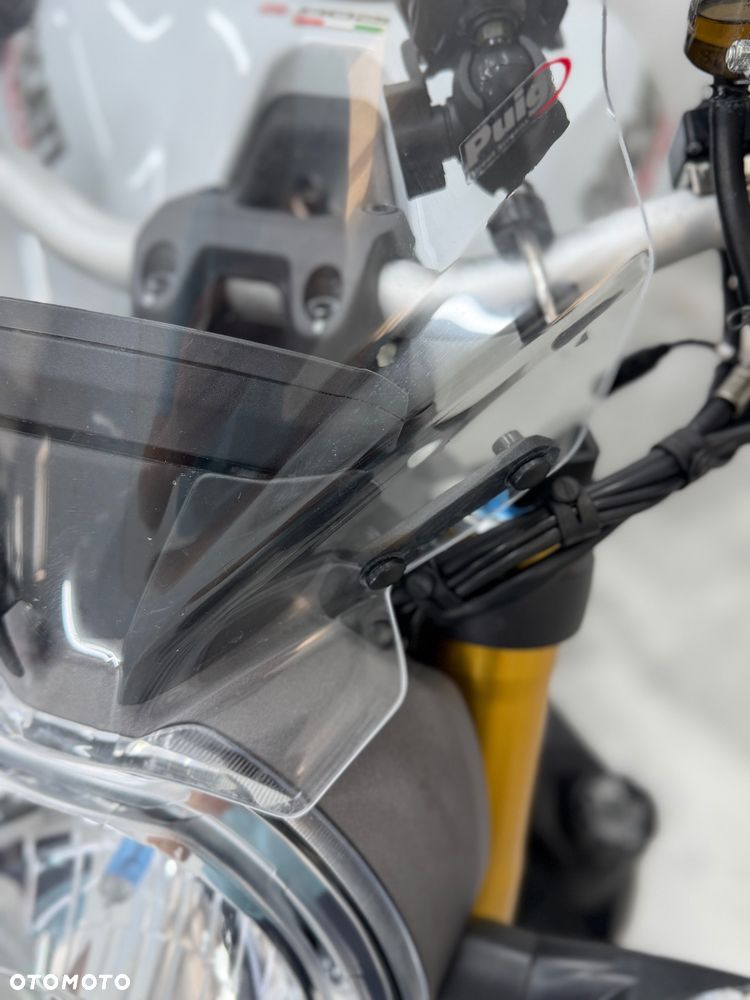 Ducati Monster - 17