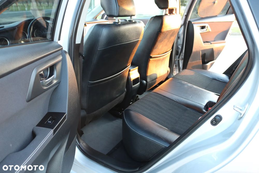 Toyota Auris 2.0 D-4D Prestige - 15