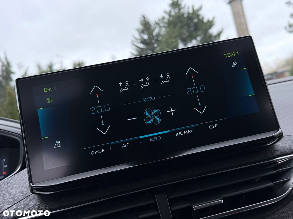 Peugeot 3008 1.6 PureTech HYbrid Allure S&S EAT8 - 24