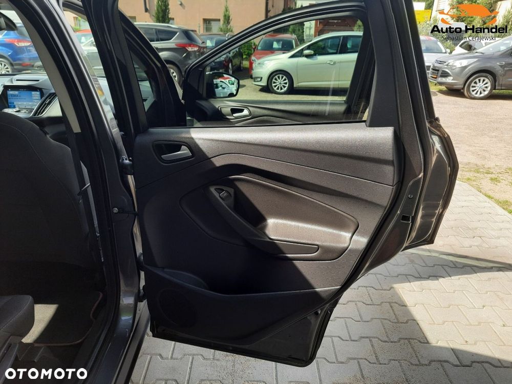 Ford Kuga 1.5 EcoBoost 2x4 Titanium - 40