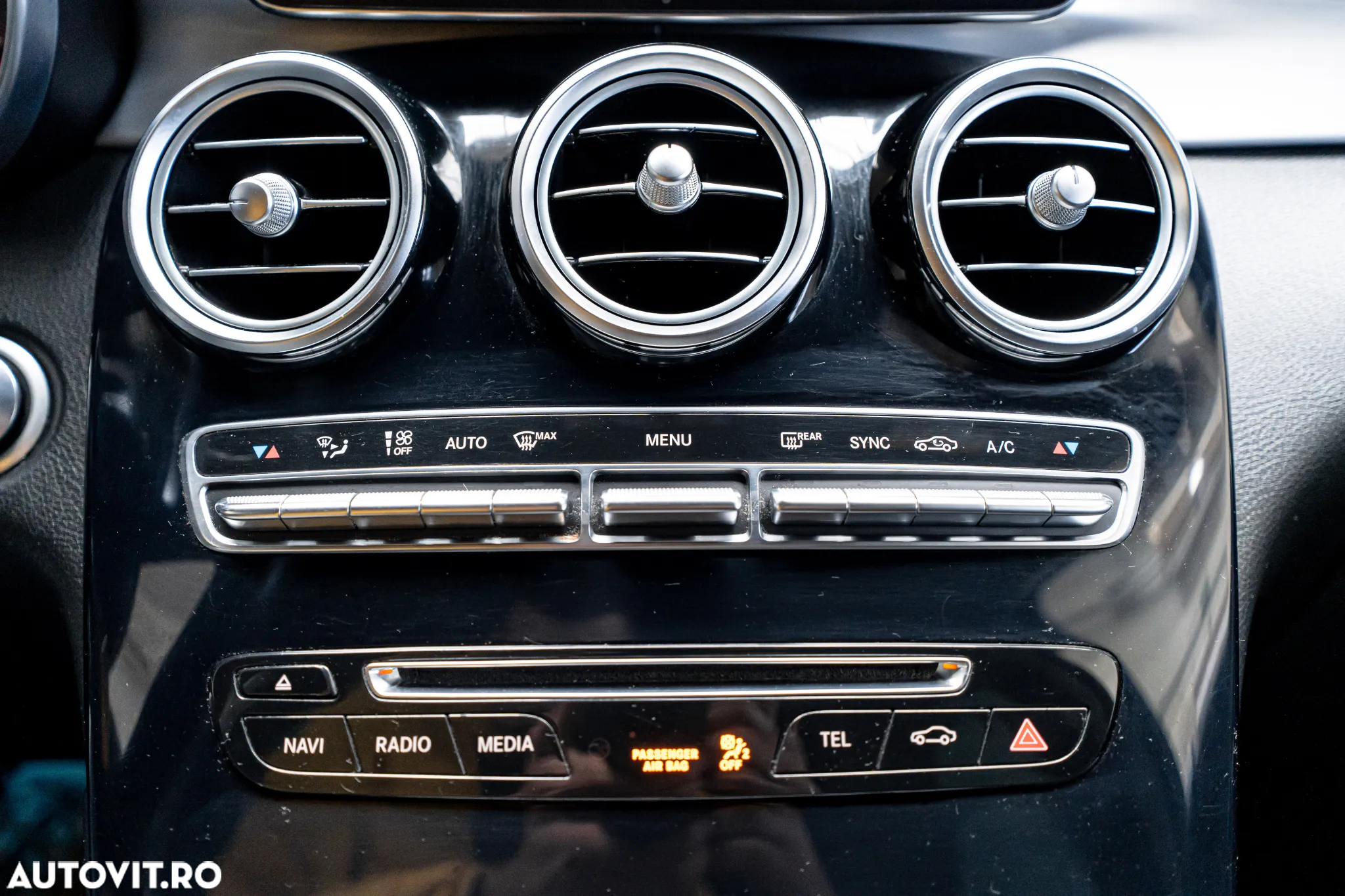 Mercedes-Benz GLC 250 4Matic 9G-TRONIC AMG Line - 9