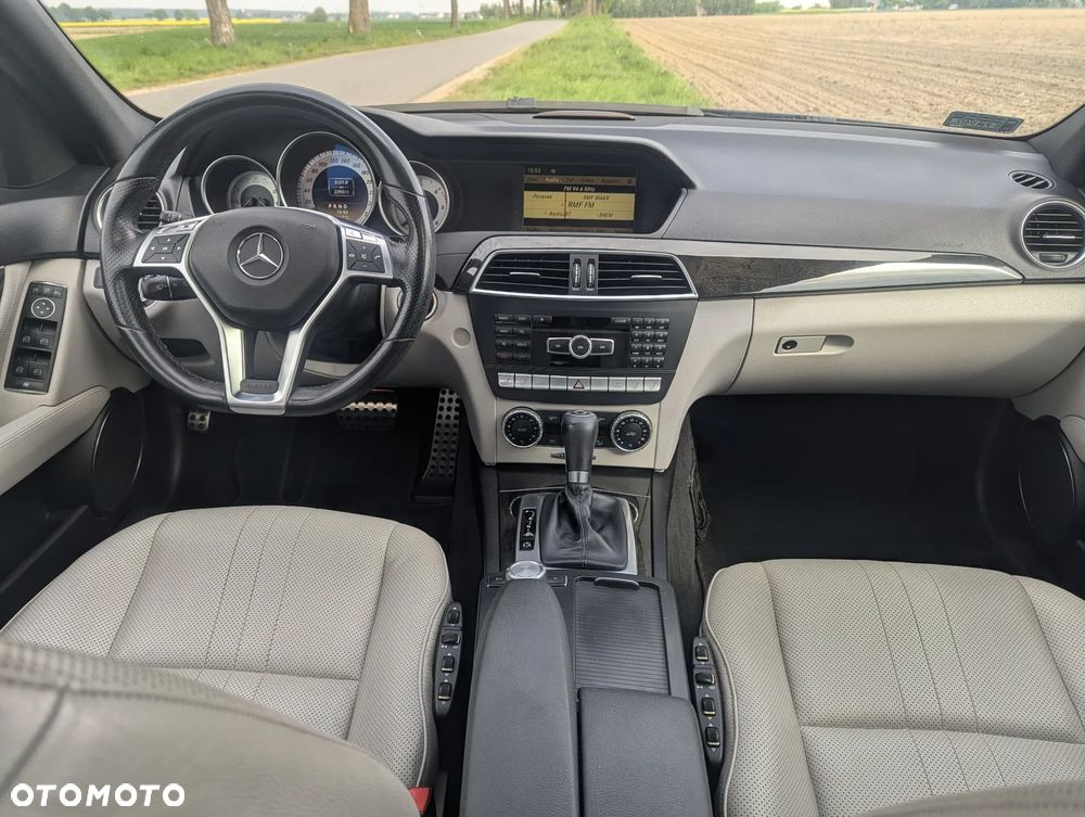 Mercedes-Benz Klasa C 300 CDI BlueEff 4-Matic Avantgarde - 11