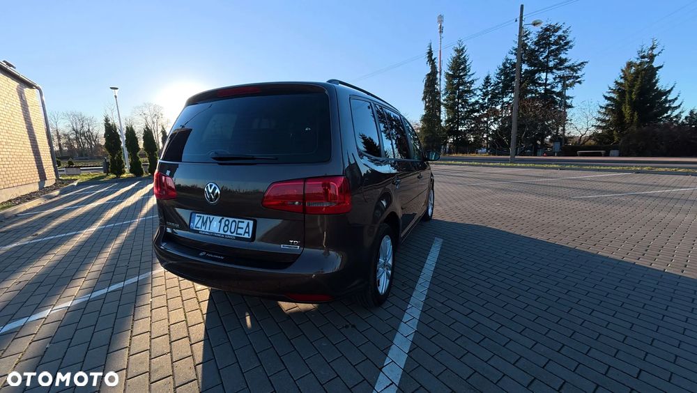 Volkswagen Touran 1.6 TDI DPF BlueMotion Technology DSG Highline - 4