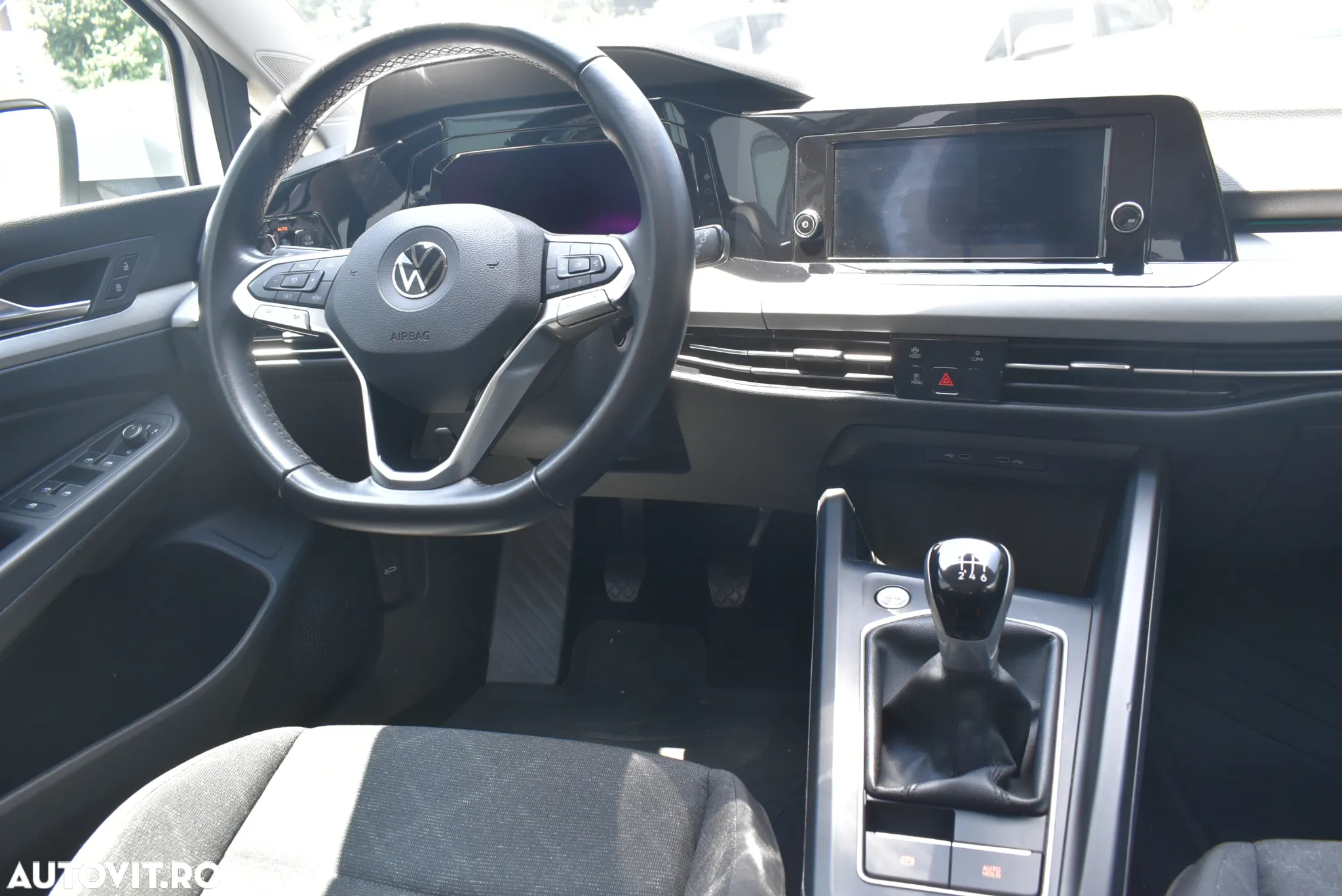 Volkswagen Golf 1.0 TSI Life - 5