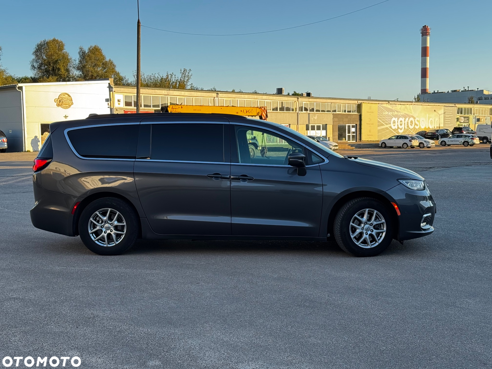 Chrysler Pacifica - 4
