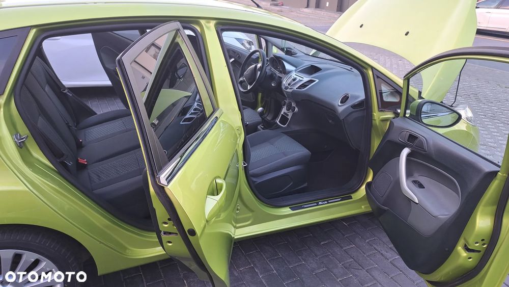 Ford Fiesta - 10