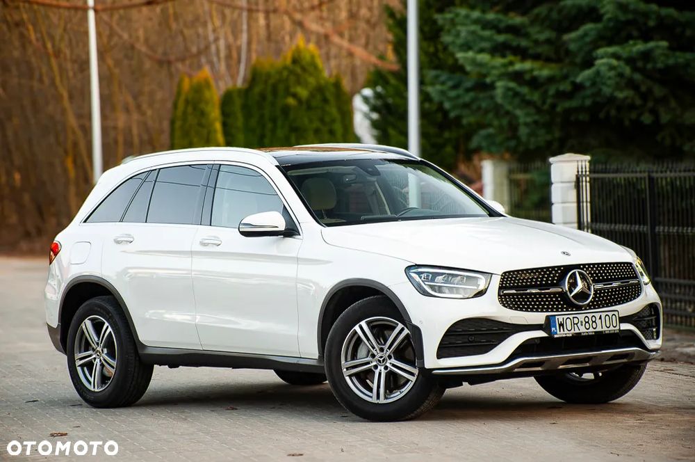 Mercedes-Benz GLC 300 4Matic 9G-TRONIC AMG Line - 10