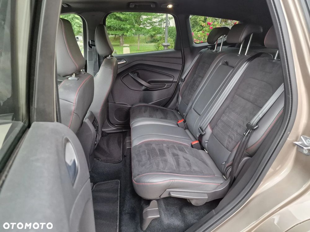 Ford Kuga 2.0 TDCi 2x4 ST-Line - 5