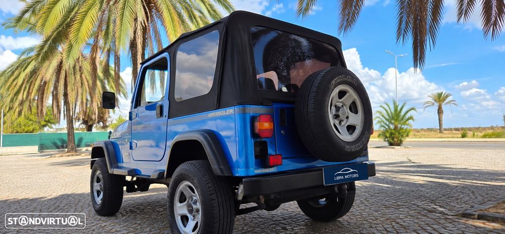 Jeep Wrangler 2.5 Sport Soft Top - 12
