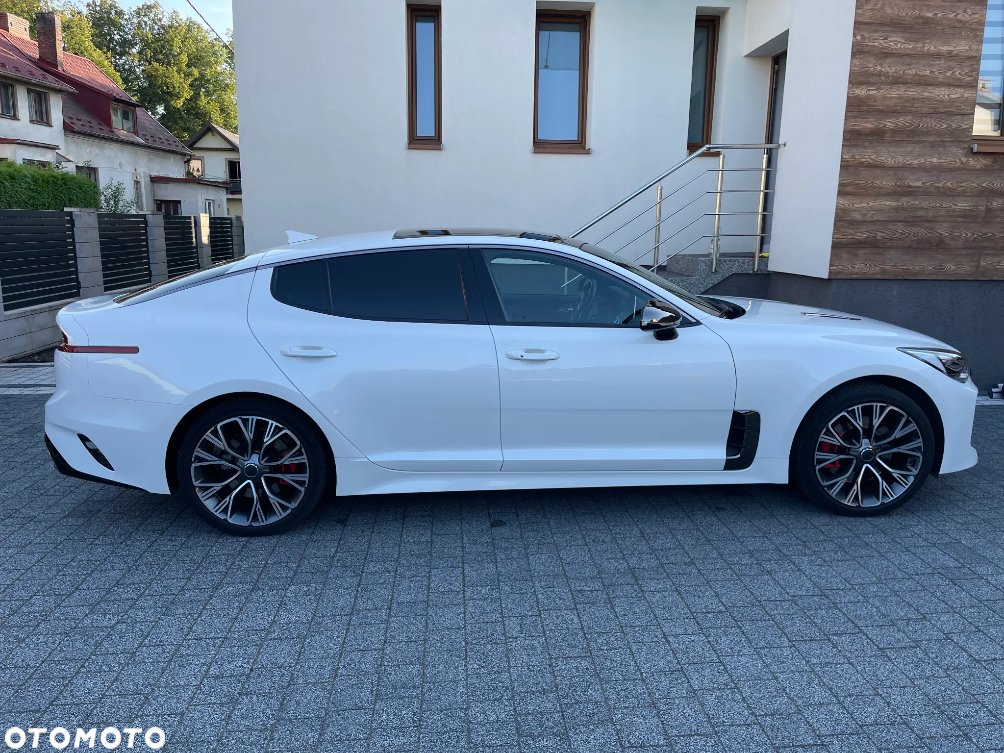 Kia Stinger 2.0 T-GDI GT Line - 4
