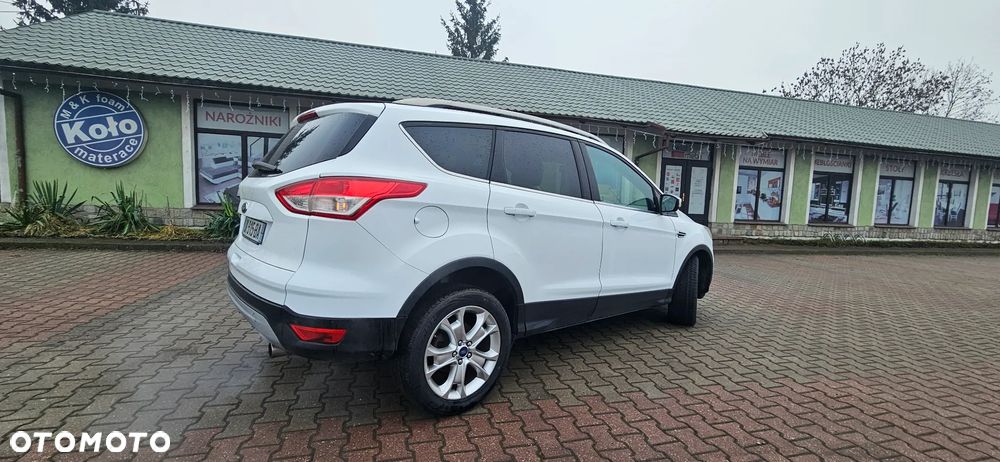 Ford Kuga 2.0 TDCi 2x4 Titanium - 8