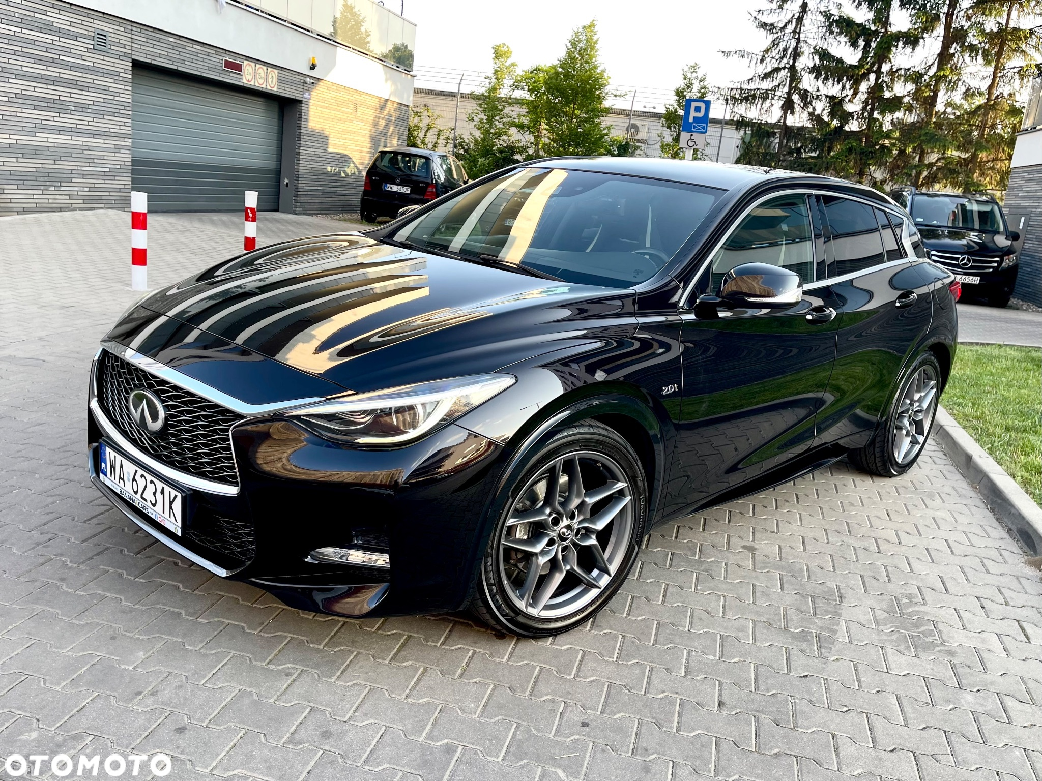 Infiniti Q30 2.0t Sport AWD 7DCT - 10