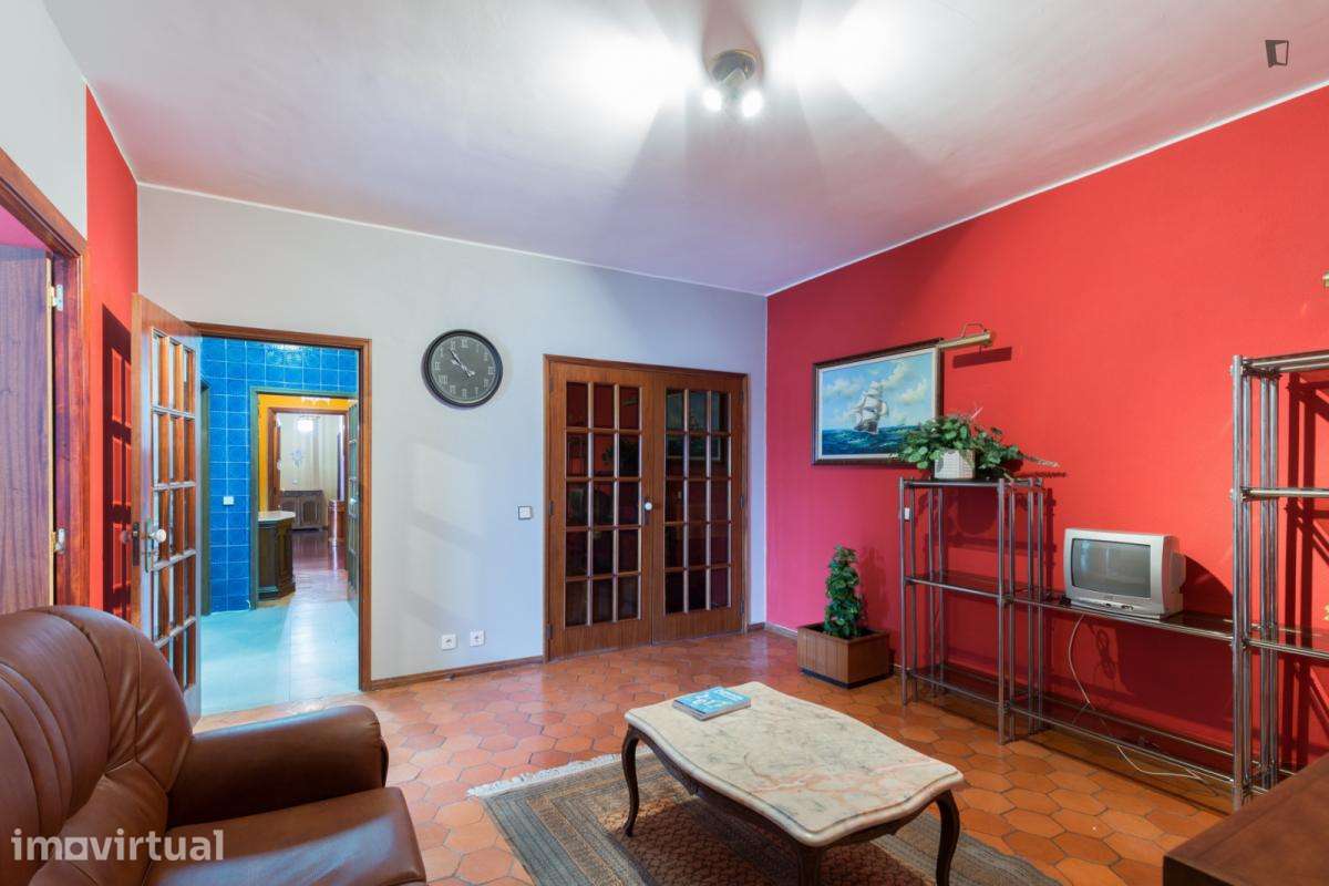 Quarto - localizado em Paranhos Porto - Grande imagem: 3/19