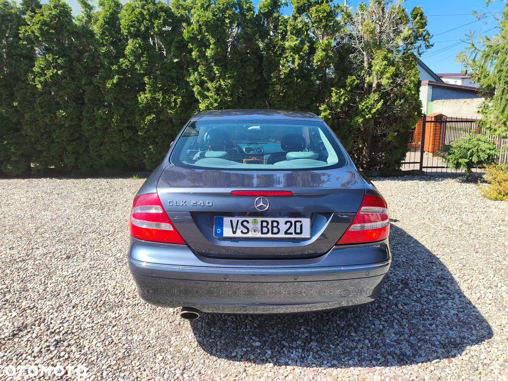 Mercedes-Benz CLK - 4