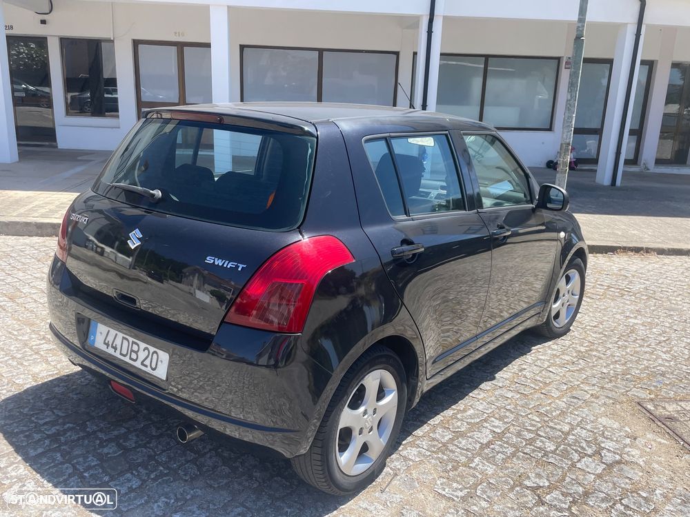 Suzuki Swift 1.3 DDiS GL - 12