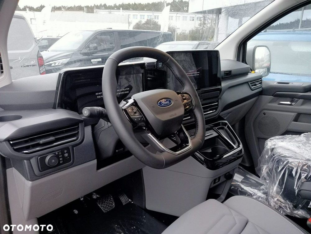 Ford Tourneo Custom - 5